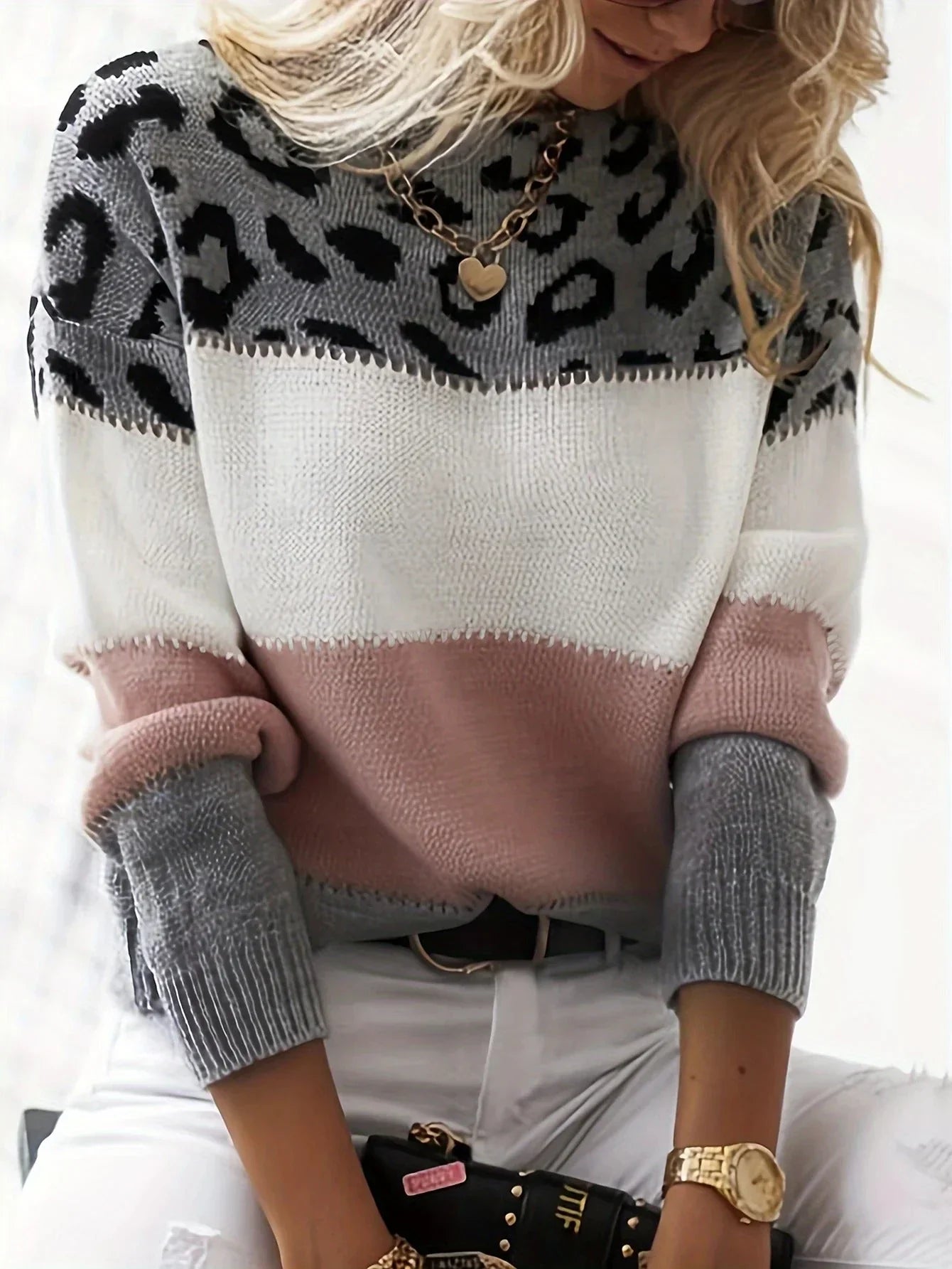 MORENA - Elegant Sweater with Leopard Print